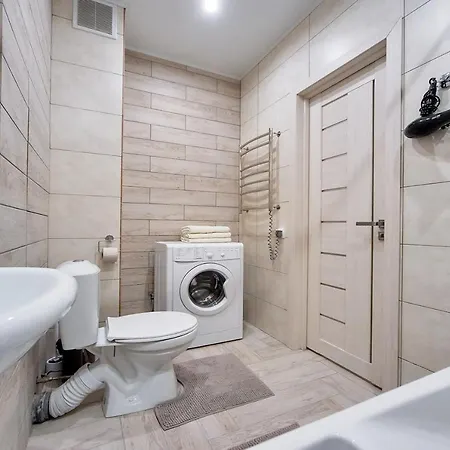 дзержинского 11. м. грушевка Apartment *